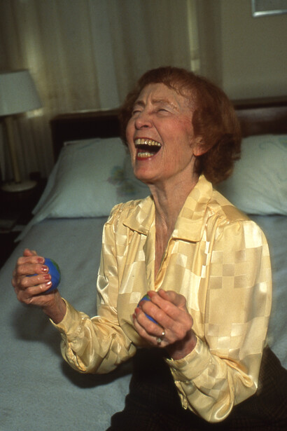 Nan Goldin, LillLaughing, Swampscott, MA (detail), 1996 © Nan Goldin. Mit freundlicher genehmigung der Künstlerin und Gagosian