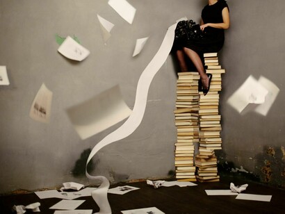 Le ghostwriting. Les freelances spécialisés dans le copywriting peuvent rédiger des textes publicitaires accrocheurs, des descriptions de produits attrayantes et des articles de blog engageants