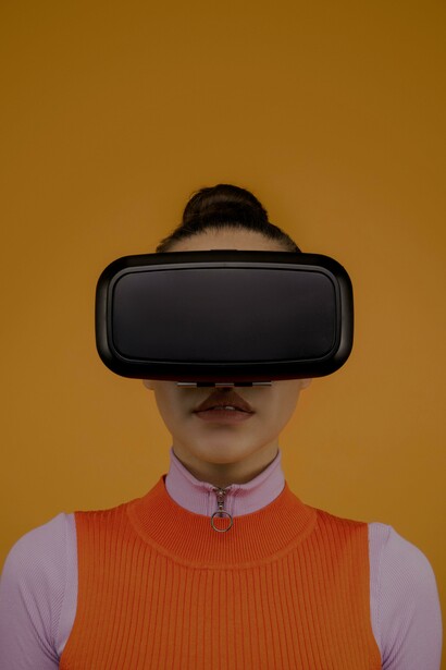 Inovação impulsiona o progresso, equilibrando tecnologia e humanidade