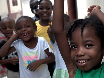 Le organizzazioni criminali e alcuni gruppi locali approfittano della debolezza delle istituzioni per perpetrare abusi impunemente. Port-au-Prince, Haiti. Foto di @TopSphereMedia