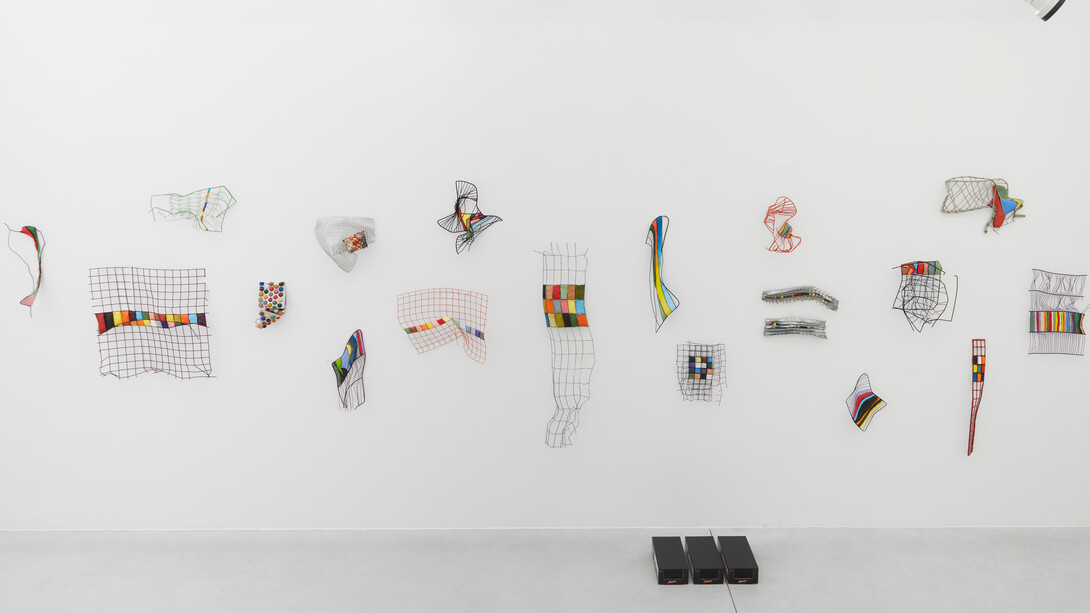 Franck Scurti, Grids of life, exhibition view. Courtesy of Meessen
