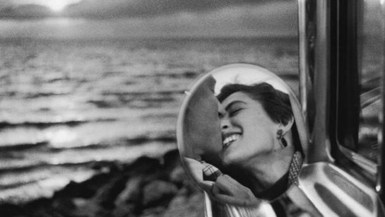 Elliott Erwitt, Santa Monica, California, 1955 ©Elliott Erwitt/Courtesy of Edwynn Houk Gallery