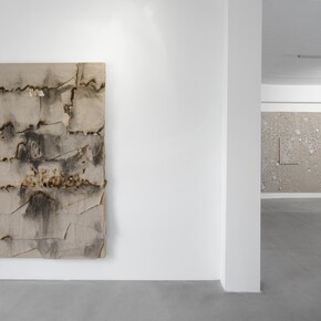 Jiri David, Redundant Earth from the Grave, Exhibition view 