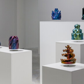 Monira Al Qadiri, OR-BIT 1-6 (2016-18). 3D printed plastic, automotive paint, levitation module, Approx. 30 x 30 x 30 cm each. Courtesy of the artist. Photo: Markus Johansson