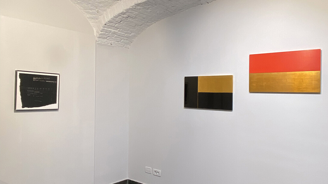 Riccardo De Marchi, Paolo Serra e Marco Tirelli, Luce trattenuta, vista della mostra. Cortesia di Marcorossi Artecontemporanea