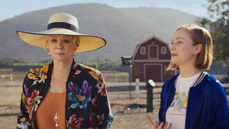 Jean Smart and Hannah Einbinder in "Hacks" 