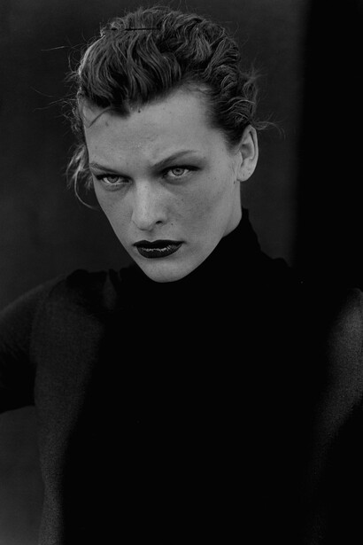 Milla Jovovich, New York, USA, 2000. © Peter Lindbergh. Courtesy Gagosian Gallery