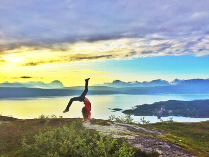 Yoga with a view.
Credits: lenanarvik/Foap/Visitnorway.com