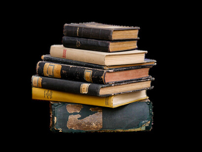 La nostra vita avrebbe potuto essere diversa e invece un libro, un semplice scartafaccio di diverse centinaia di pagine, ce l’ha cambiata