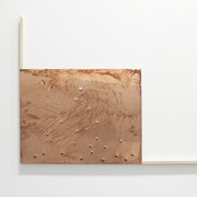 Shanta Rao, Sans titre, 2015, Sérigraphie, emboutissage et oxydation sur cuivre ( montée sur demi-châssis), 77 x 99 cm © Courtesy de l’artiste et Galerie Nathalie Obadia, Paris/Bruxelles