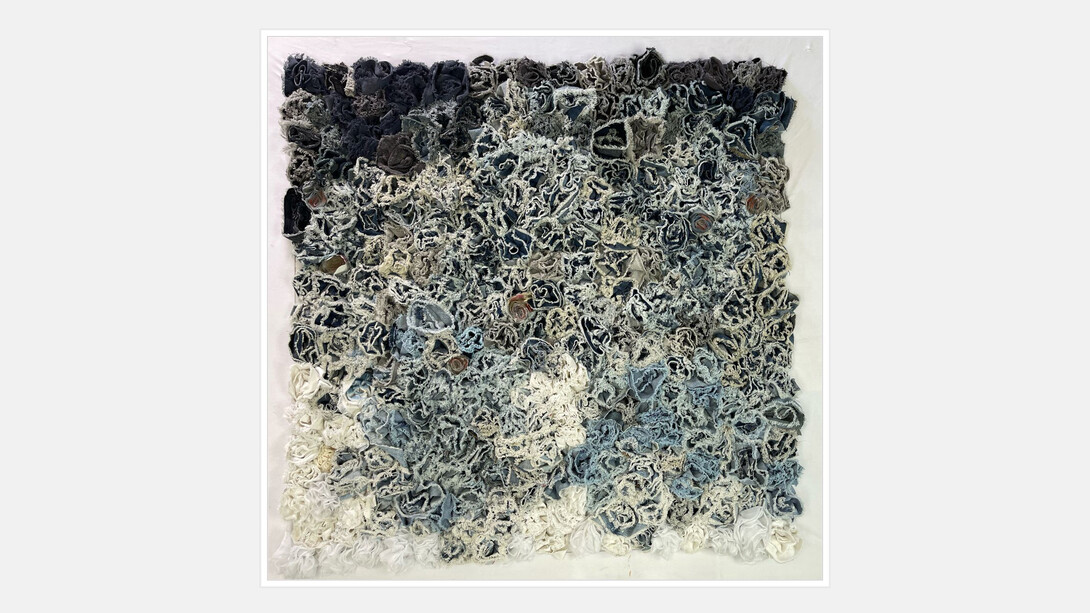 Obra de Graciela Fournier presentada en «Mayinca Textil», galería de la escuela Casa del Artista
