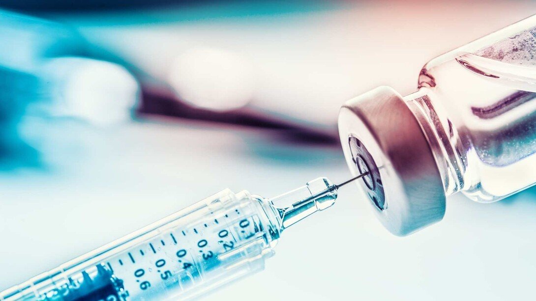 Il “nazionalismo vaccinale” è un buon alibi dietro il quale agiscono le oligarchie mondiali