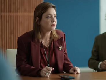 Giovanna Mezzogiorno è Daniela Caluzzi nel nuovo film diretto da Giorgio Pasotti "Sotto a chi tocca"