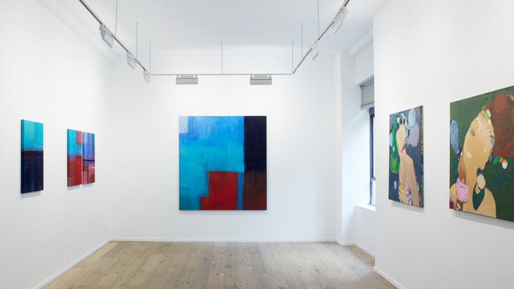 The Woman Who Walks With Me. Courtesy of Galeria Nara Roesler
