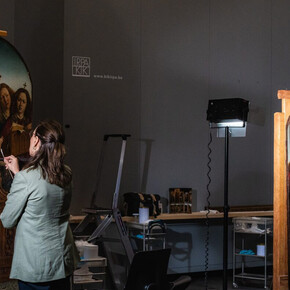 Restauration de l’Agneau mystique, vue d'exposition. Avec l'aimable autorisation du Musée des Beaux-Arts de Gand