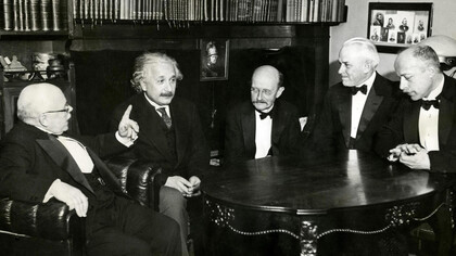 Meeting between the physicits Walther Nernst, Albert Einstein, Max Planck, Robert Andrews Millikan and Max von Laue