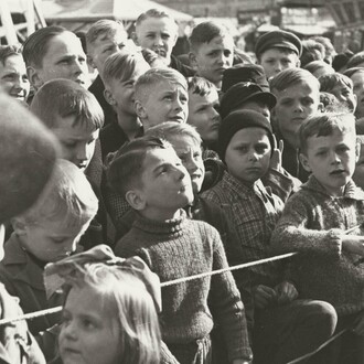 Marianne Brandt, Wartende kinder (detail), 1928. Mit freundlicher genehmigung der Kunstbibliothek