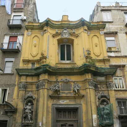 La chiesa di Santa Maria della Colonna, Napoli, Italia
