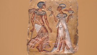  A veces se cuenta como una historia de luz. Yo prefiero contarla como una historia de agua.   Akhenatón y Nefertiti (Egipto antiguo). Nuevo Museo de Berlín, Alemania