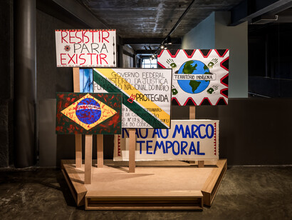 Mejtere, histórias recontadas, vista da exposição. Cortesia do Museu Paranaense