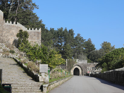 Castelo de Monterreal, Espanha. O castelo fica a beira mar, e ao subir até o seu topo vemos toda a marina e conseguimos alcançar o privilégio de uma vista magnifica