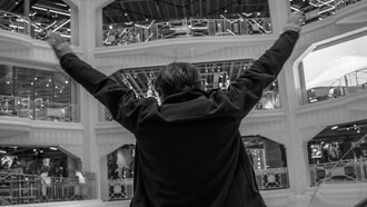 A punto de “disfrutar” de una apasionante jornada de compras. FOTO: Isaac Reyes