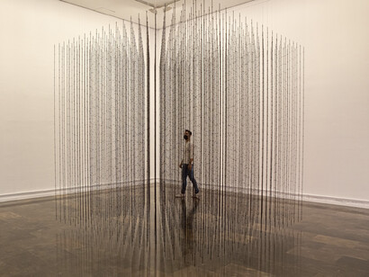 Mona Hatoum, Impenetrable, 2009, black steel and fishing line, 300 x 300 x 300 cm. Courtesy of IVAM