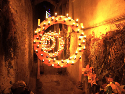 Decoración típica de la Fiesta de los candiles en Somma Vesubiana localidad de la provincia de Nápoles, Italia