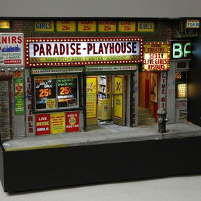 Alan Wolfson, Paradise-Playhouse, 2014. Courtesy of Hollis Taggart Galleries