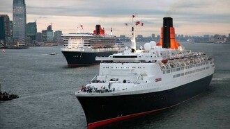 Queen Mary 2 e Queen Elizabeth.