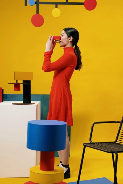 Essa onda de maquiagem maximalista nos mostra que a procura por algo autêntico está cada vez mais em alta e, com esse crescimento, a Pantone interpretou que essas cores escolhidas como base são as opções ideais e mais acertadas