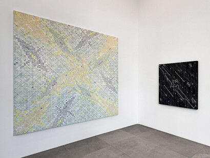 Ding Yi, Constellations, exhibition view. Courtesy of Galerie Karsten Greve