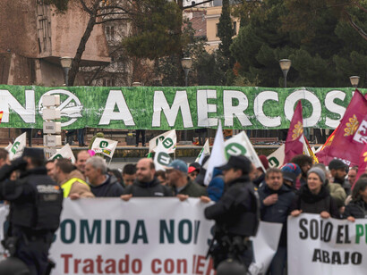 Manifestation d’agriculteurs à Madrid contre l’accord commercial entre l’Union européenne et le Mercosur, accusé de fragiliser certaines filières agricoles européennes