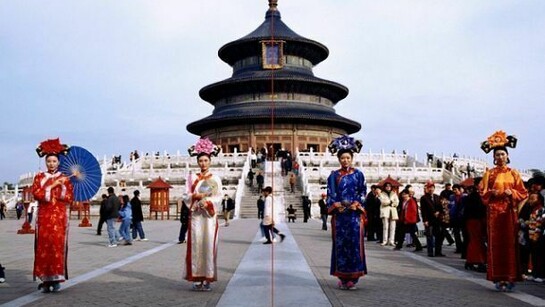 Super Shopping, 2002, Performance and  photograph,106 x 180cm x 2