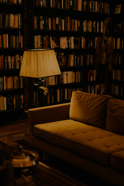 Leer a Marosa es sumergirse en un mundo donde el erotismo se reinventa con la inocencia de un primer descubrimiento, alejándose de convenciones sociales