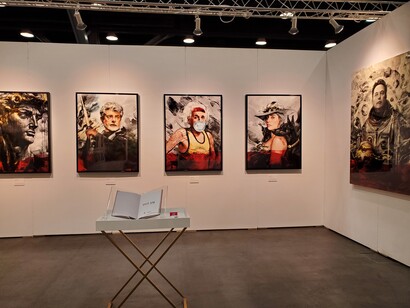 Divers artistes, Art Vancouver 2024, vue d'exposition. Avec l'aimable autorisation d'Art Vancouver