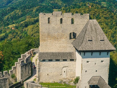 Castello alto di Celje (407 m), alla confluenza dei fiumi Savinja, Ložnica e Voglajna (col suo tributario Hudinja) nella parte bassa della Valle della Savinja. Celje, Slovenia