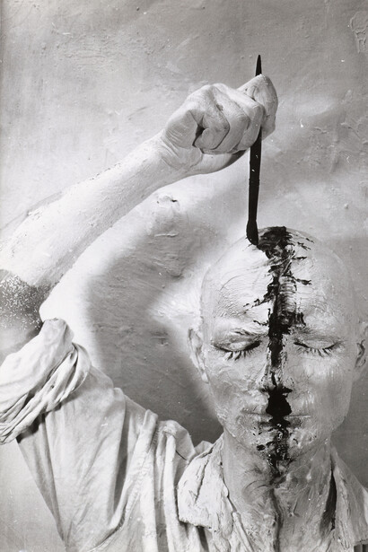 Günter Brus,
Selbstbemalung (detail), 1964.
Photo: Ludwig Hoffenreich.
Courtesy of the artist and BRUSEUM/Neue Galerie, UMJ
© Günter Brus