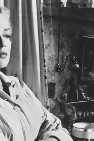 Simone Signoret y Laurence Harvey, protagonistas de la pelicula 'Room at the top' (1959)