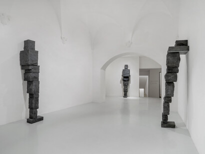 What Holds Us, 2026, vedute della mostra Galleria Continua, San Gimignano, © l’artista e Galleria Continua Foto: Ela Bialkowska, OKNO Studio