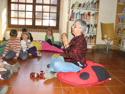 Doju Dinajara Freire  intrattiene i più piccoli a Fossano (CN)