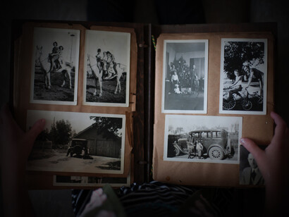 Fotos de antepasados en un viejo álbum