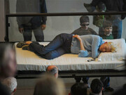 Um corpo que, em 1995, ganhou forma sob a execução de Swinton na Serpentine Gallery, em colaboração com a artista Cornelia Parker. Reencenada em 1996 no Museo Barracco e, por fim, em 2013 no MoMA, concretizada uma vez mais por Tilda Swinton