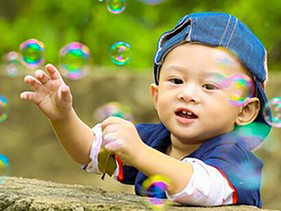 Uno studio collega l'inquinamento da traffico all'ansia infantile esaminando le alterazioni neurochimiche