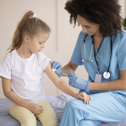 Proteger a la infancia mediante la vacunación es también una forma de garantizar igualdad de oportunidades, sin que el lugar de nacimiento determine las posibilidades de crecer sano