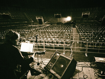 Guido Harari. Fabrizio De André sul palco