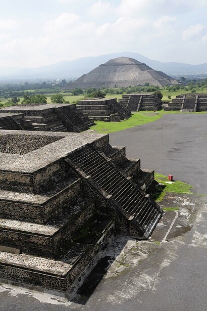 Mexico, Anahuac, Teotihuacan, Smaller pyramids in the foreground of Sun Pyramid. (Photo by: Eye Ubiquitous/UIG via Getty Images).