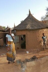 Case in terra cruda a Sakouli