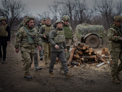 Soldados ucranianos entrenan ante la posible invasión por parte de Rusia