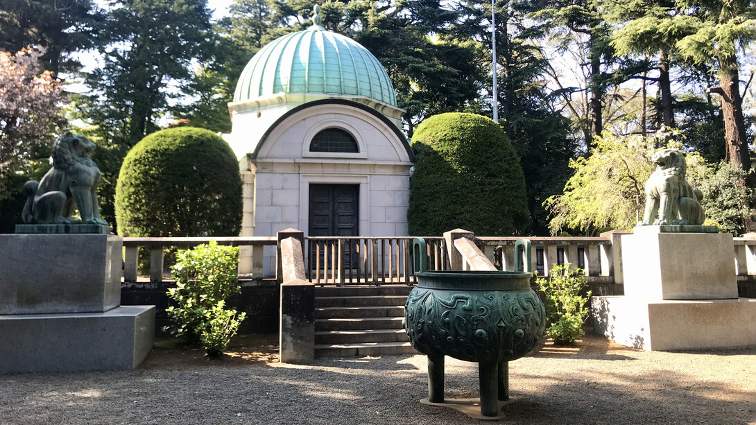 Mausoleum of the Iwasaki Family © Alma Reyes